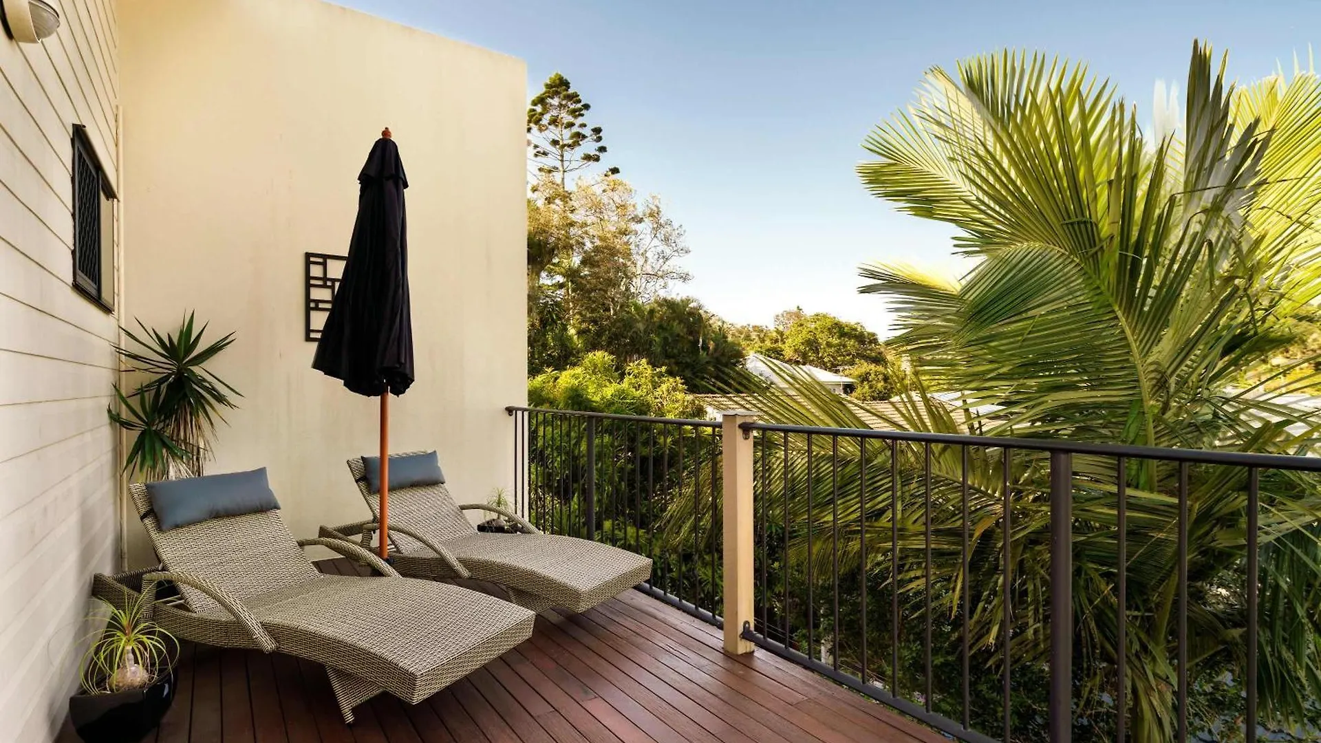 Sunny'S Coastal Townhouse In Caloundra Apartment